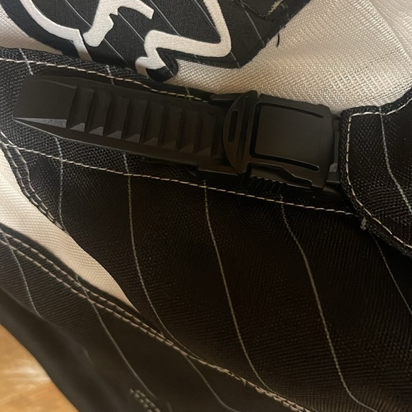 FOX RACING SUIT - Picture 9 of 11